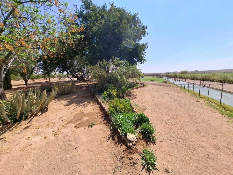 4 Bedroom Property for Sale in Karos Northern Cape